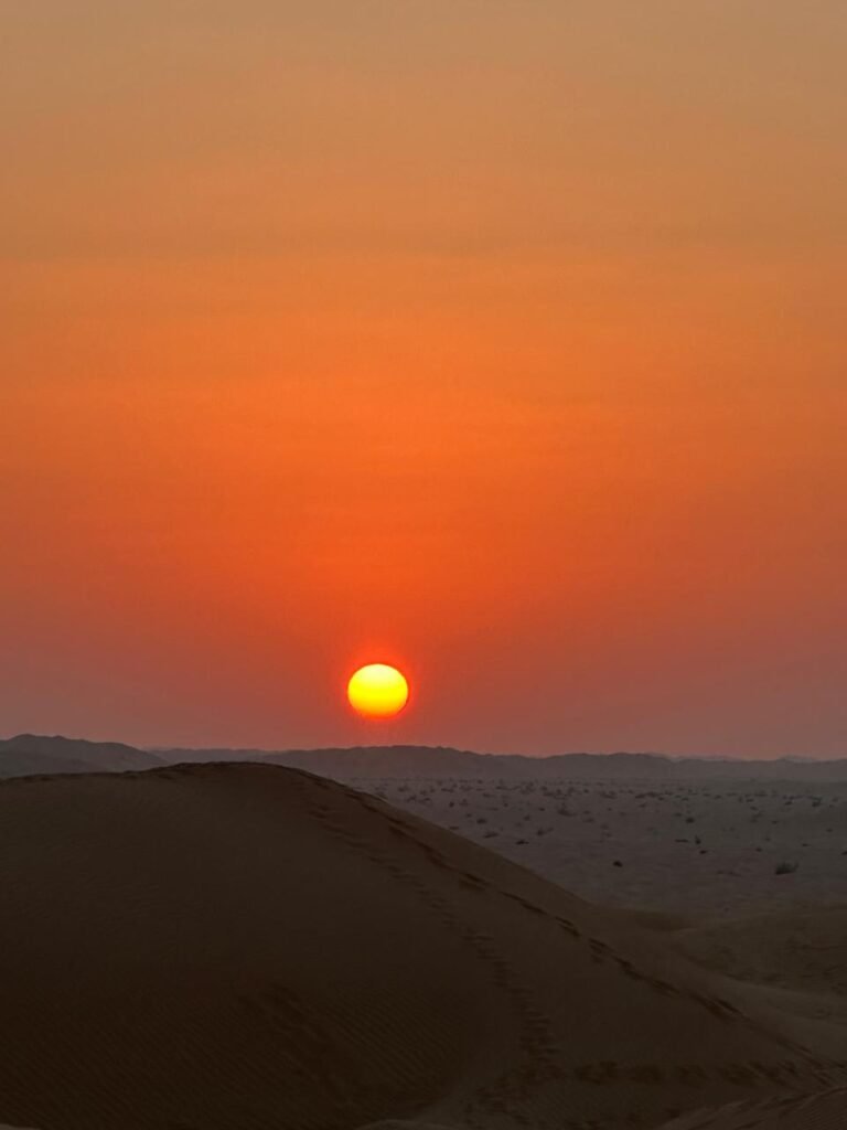 Perché il Tramonto nel Deserto del Quarto Vuoto è Così Speciale