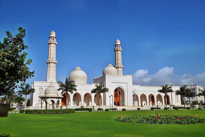 Organizzare un Viaggio a Salalah: 10 Straordinari Vantaggi di una Guida Locale